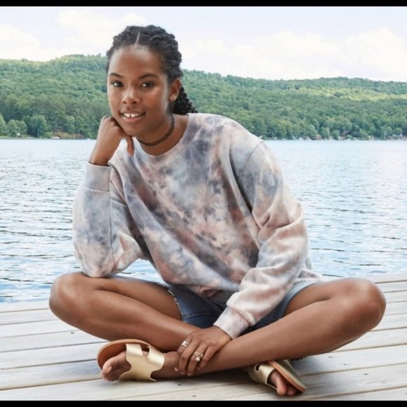 Wild Fable Women's Oversized Crewneck Sweatshirt